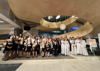 Gift of Love, par Bridges-Eastern Europe for Dialogue