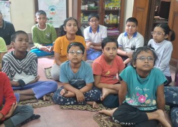 À Calcutta, des élèves s’engagent pour les pollinisateurs en mode interreligieux