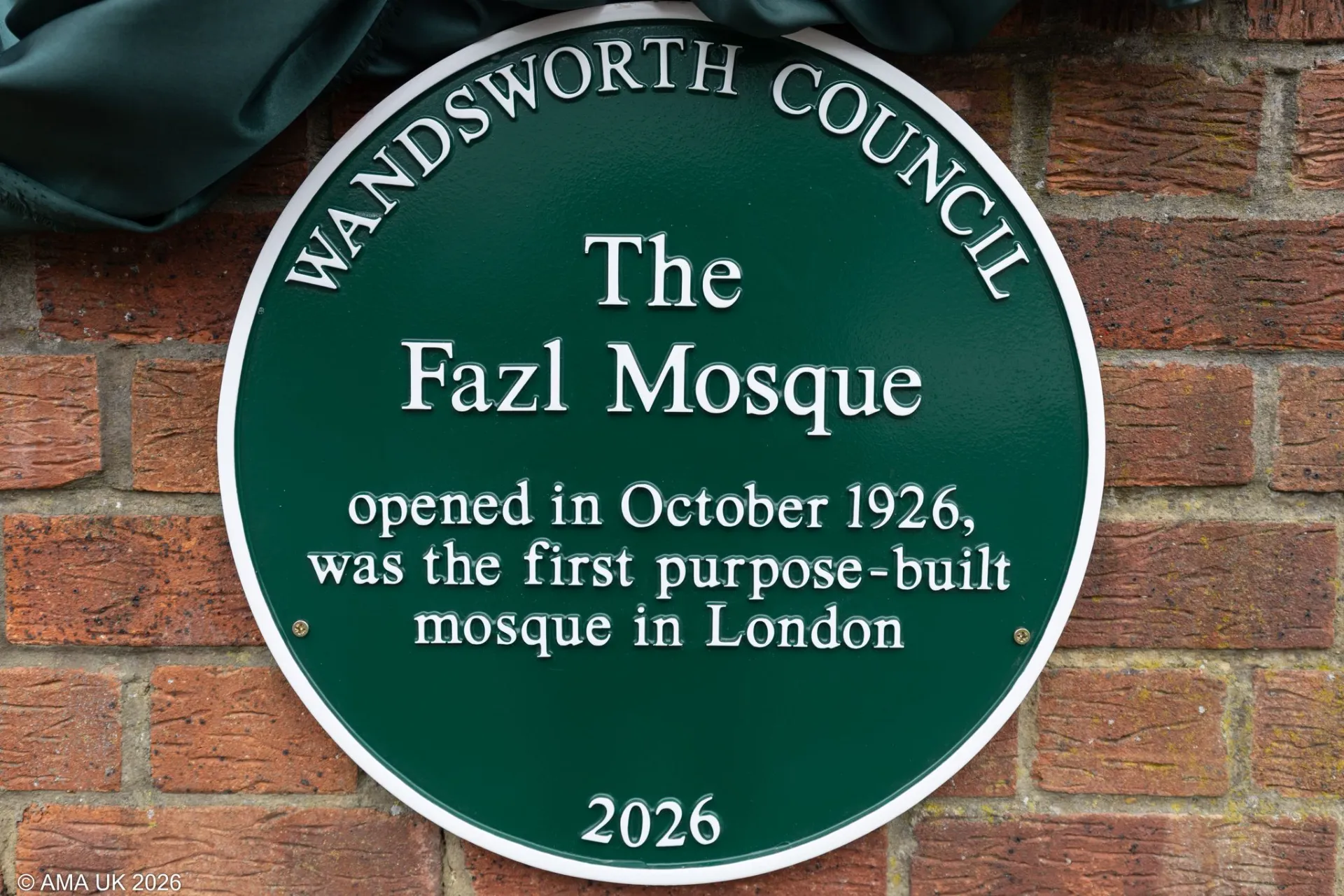 Mosquee-Fazl-plaque-verte À Londres, une plaque verte pour la mosquée Fazl, ouverte en 1926