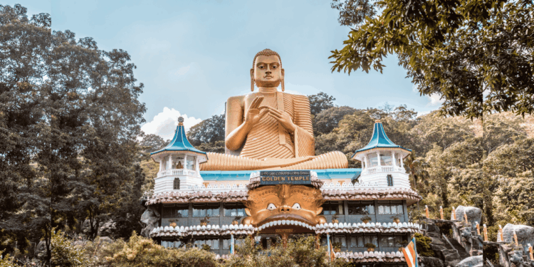 Temple-dOr-a-Dambulla-au-Sri-lanka-750x375 L'actualité des religions en France et dans le monde