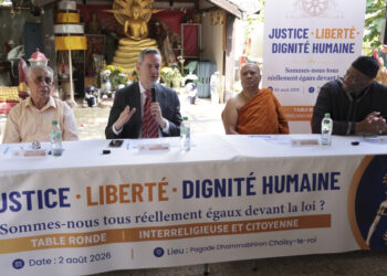 Conférence à la pagode Dhammabhirom