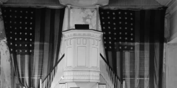 chaire-eglise-americaine-drapeaux-16x9-1-360x180 L'actualité des religions en France et dans le monde