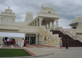 Le temple hindou Sri Venkateswara Swami, à Aurora, dans l’Illinois. Photographie d’archives, août 2009. Crédit : Ethajek / Wikimedia Commons — domaine public.